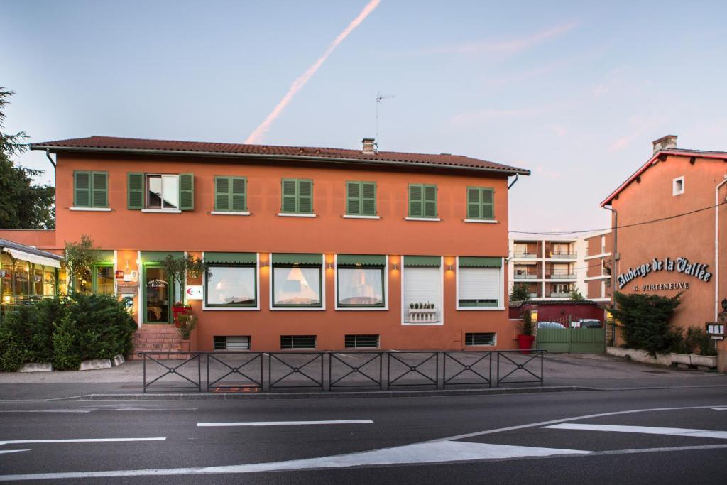 Auberge De La Vallee Francheville  エクステリア 写真